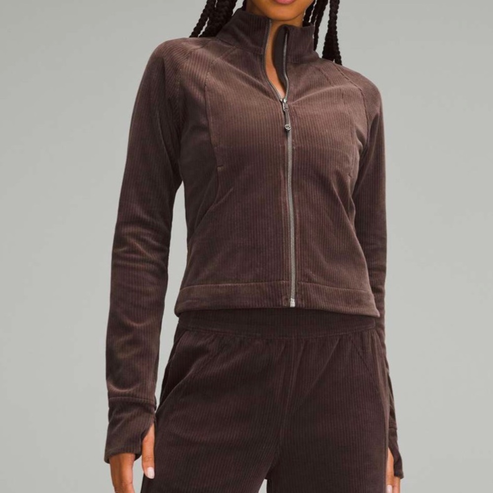 NWT Lululemon Scuba Track Jacket *Velvet Cord
Espresso, size US 6